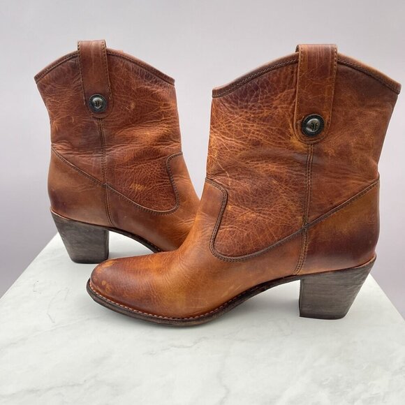 Frye Billy Short Cognac Brown Leather Ankle Boots Button Detail Women's 10 B - Picture 3 of 12